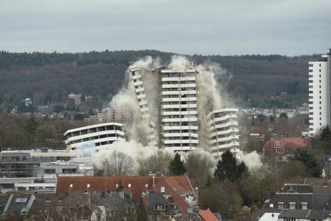 Sprengung des Bonn-Centers am 19.3.2017 vom Venusberg aus gesehen